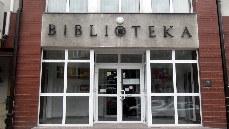 Z półek suwalskiej biblioteki zniknie wkrótce kilkaset starych książek