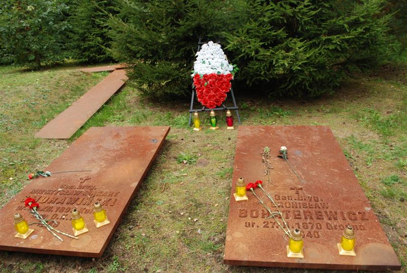 Uroczystości w Lesie Katyńskim upamiętniające zbrodnię NKWD