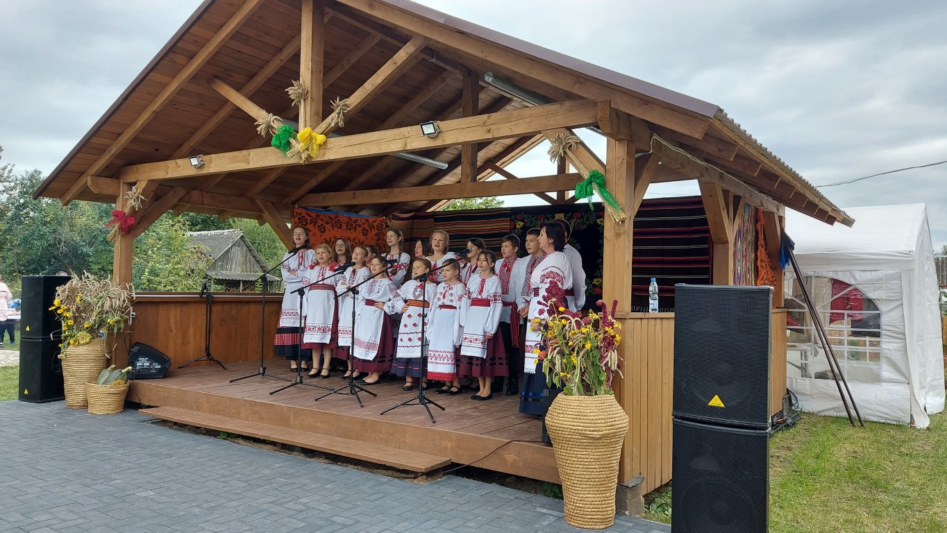 Dożynki w Krzywej i Tańce w kłuni w Koźlikach