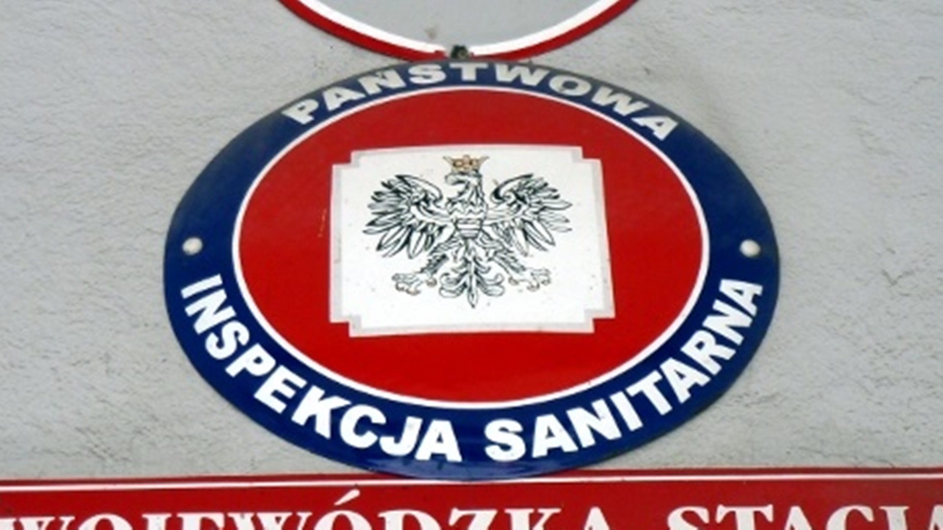 Proboszcz jednej z monieckich parafii zarażony koronawirusem - Sanepid szuka osób, które miały z nim kontakt