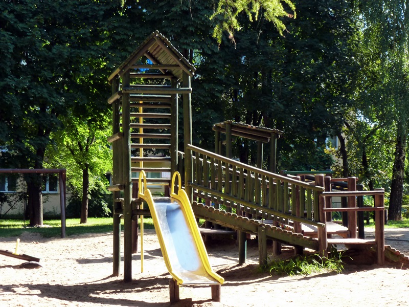 W Choroszczy w miejsce starych placów zabaw powstaną nowe