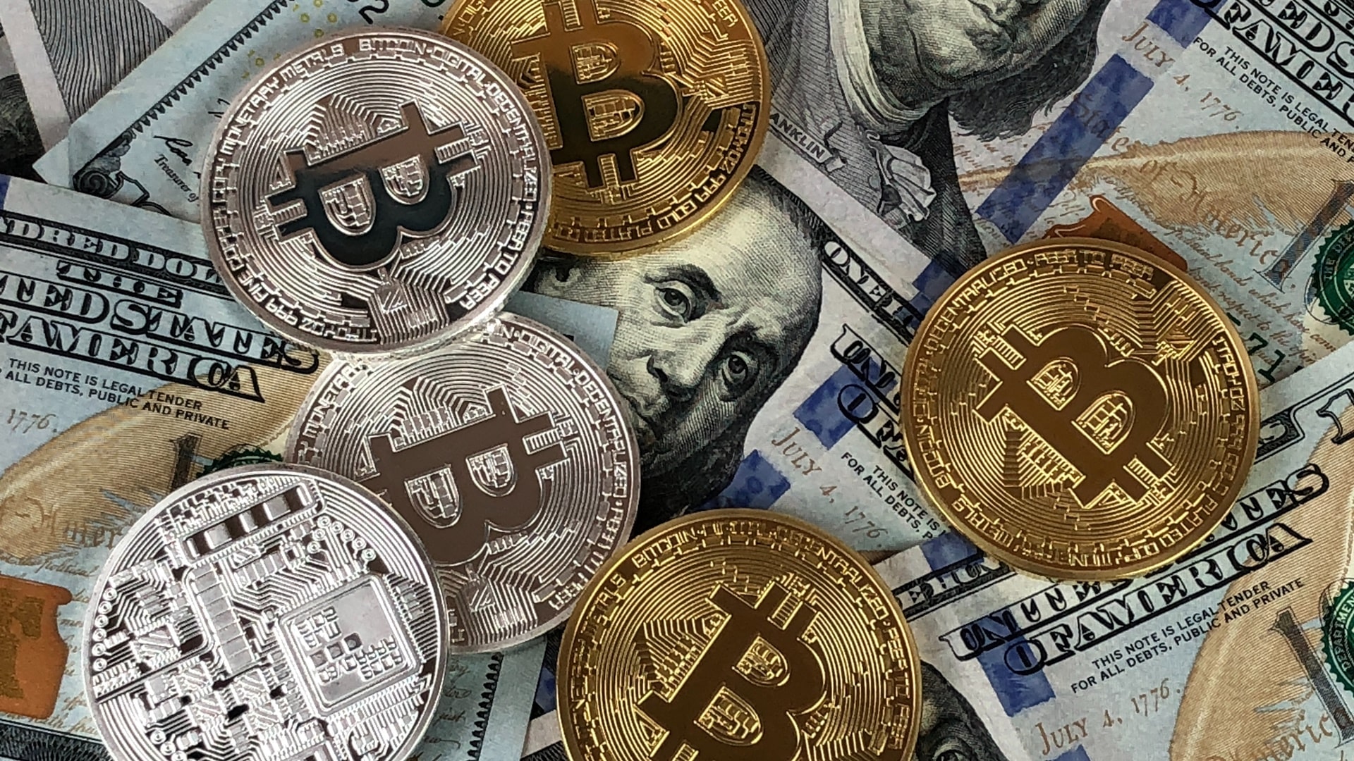 Oszustwo na kryptowalutach w Suwałkach. 56-latek stracił blisko 60 tys. zł