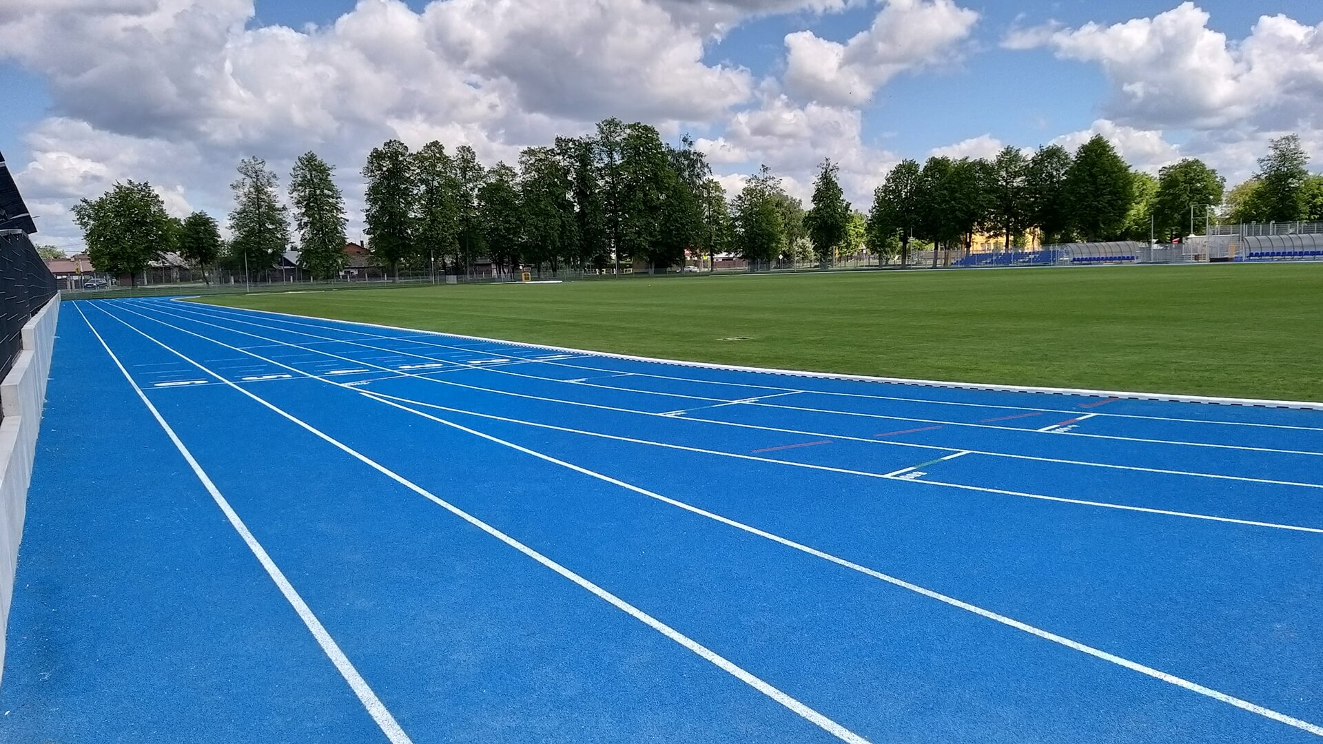 Wkrótce sportowcy będą mogli korzystać ze stadionu w Hajnówce