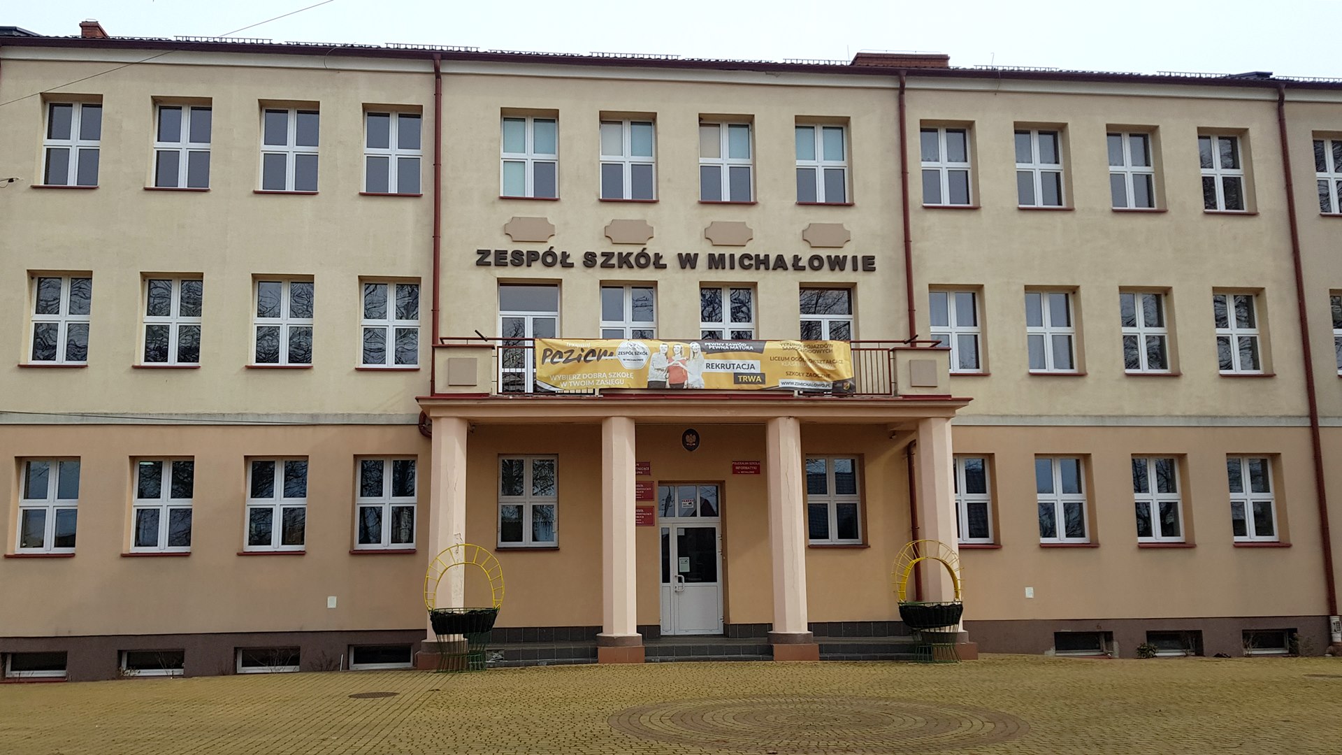 Burmistrz Michałowa zamierza przeprowadzić konsultacje społeczne ws. Zespołu Szkół
