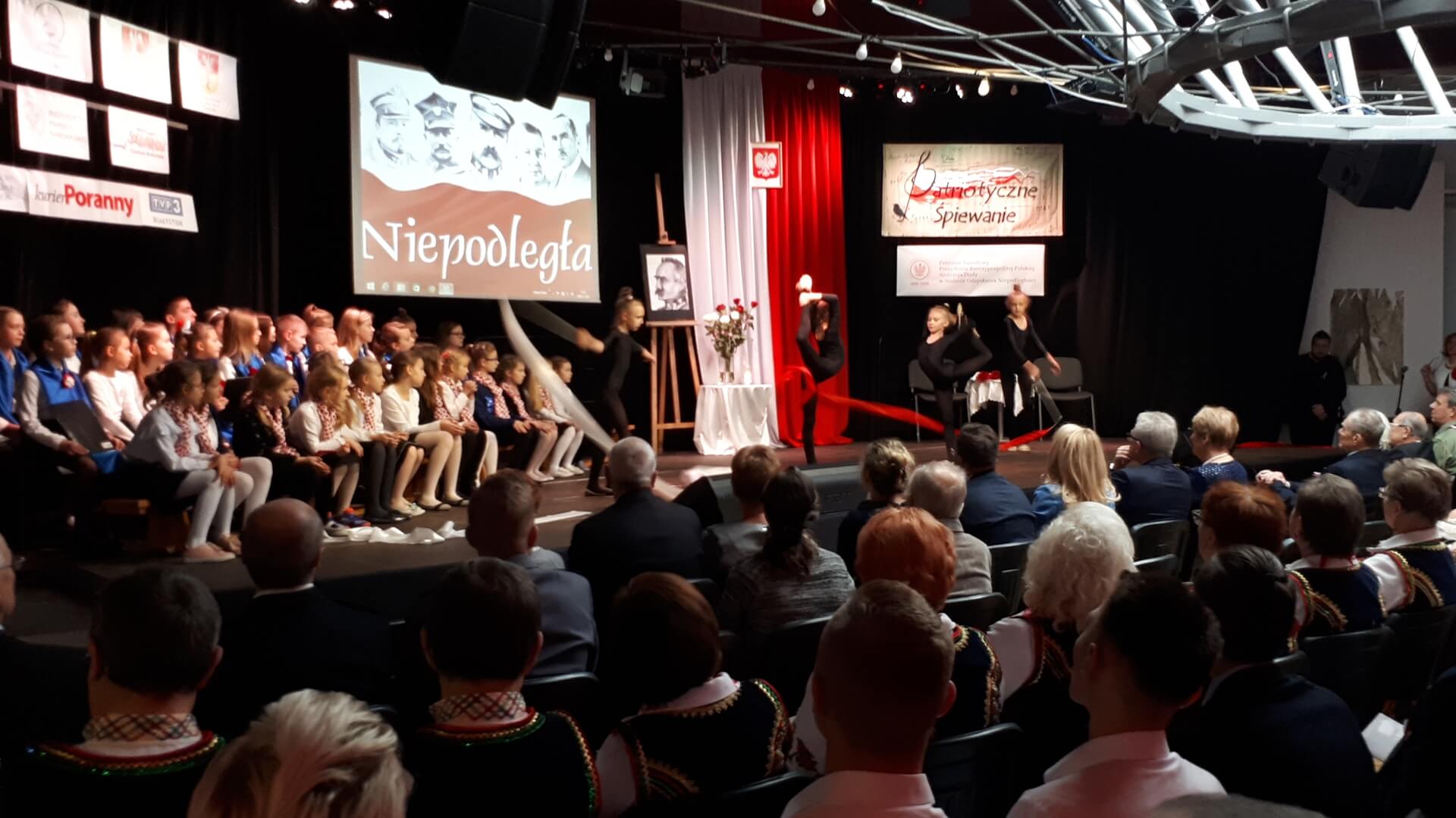 W białostockich Spodkach śpiewano patriotyczne pieśni