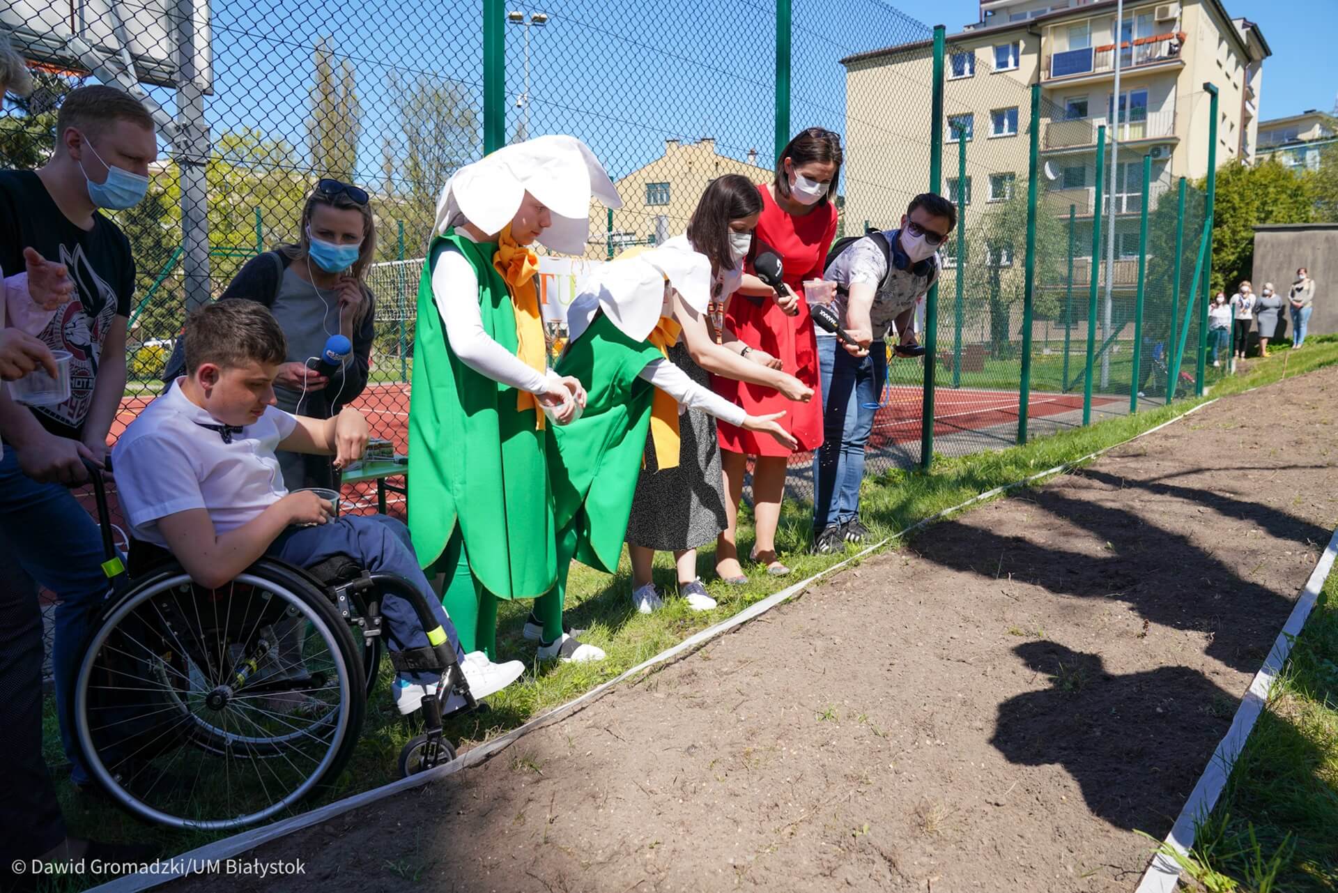 W Białymstoku przy 20 placówkach edukacyjnych powstaną łąki kwietne