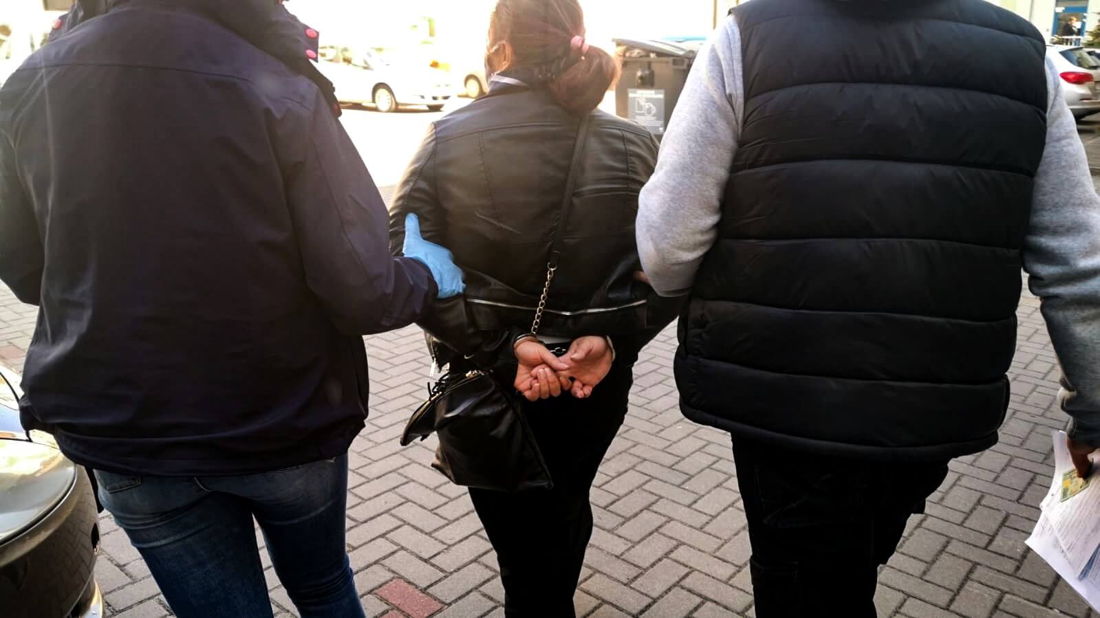 Okradli 97-latkę na "pracownika wodociągów" - staruszka straciła pieniądze i biżuterię