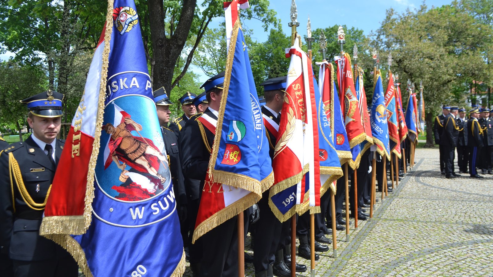 Strażacy wraz z druhami ochotnikami świętują w Suwałkach