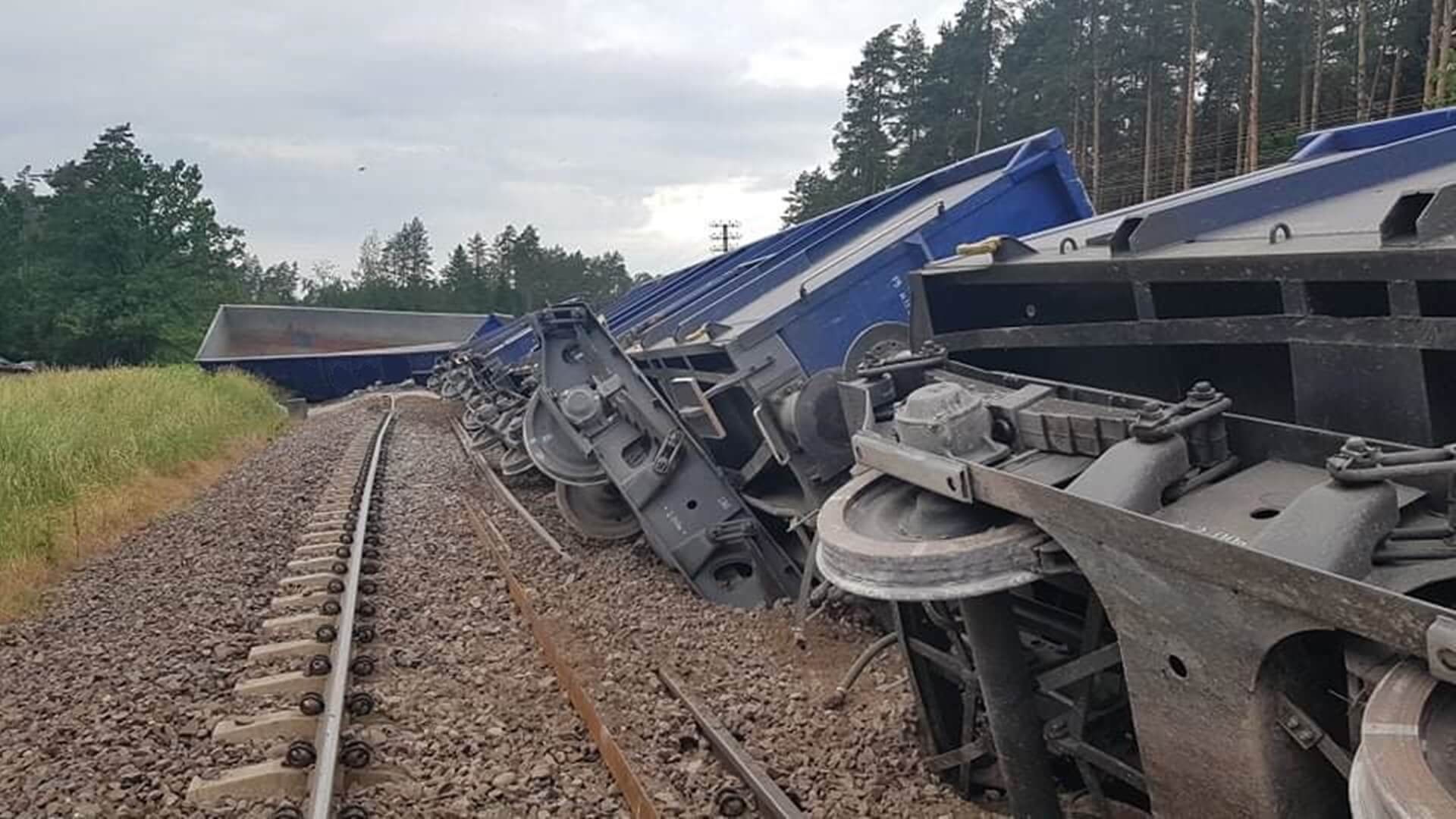 Trasa kolejowa Suwałki – Augustów zablokowana. Wykoleił się pociąg towarowy