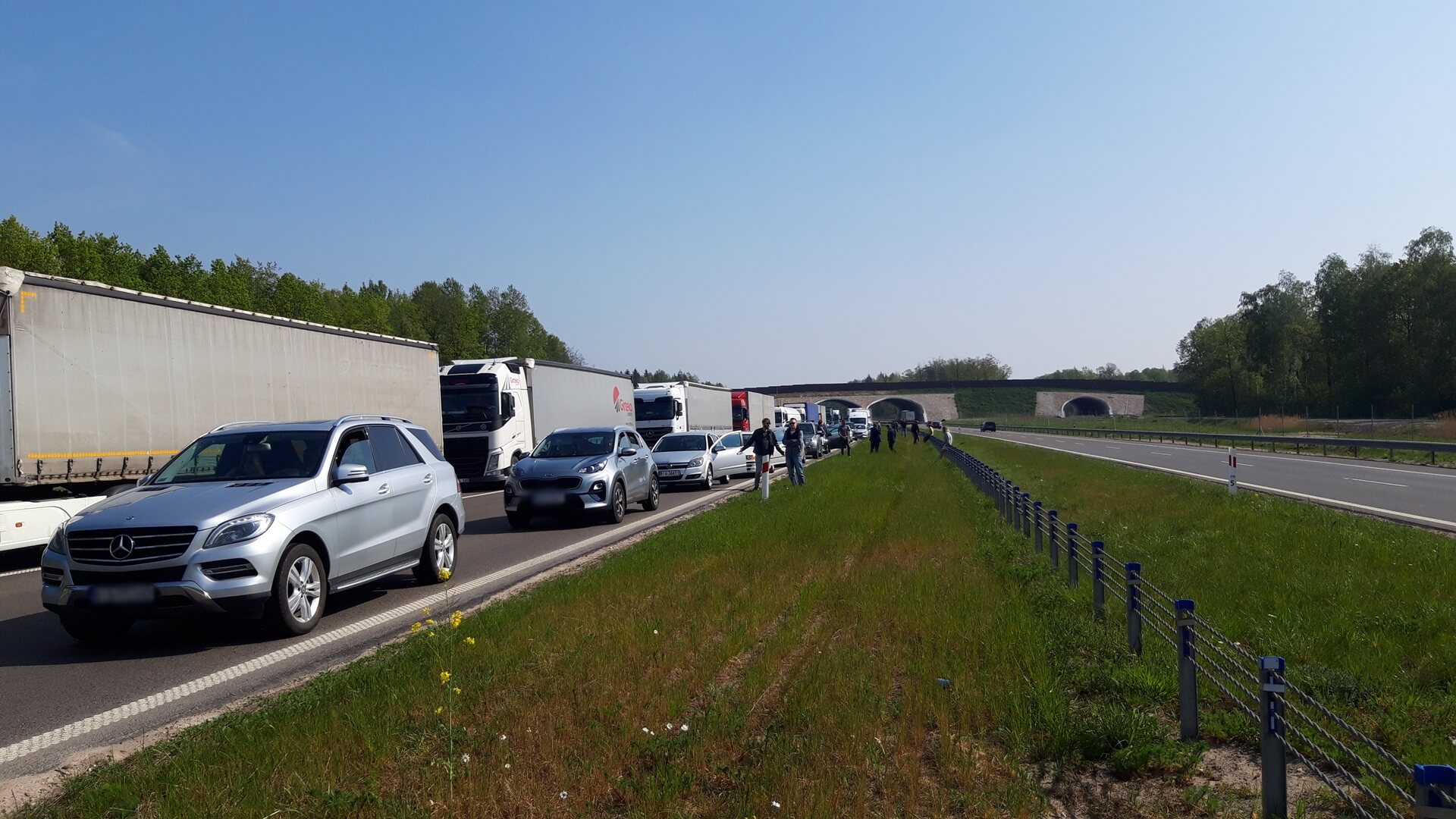 Korytarz życia i jazda na tzw. suwak - propozycje zmian w przepisach