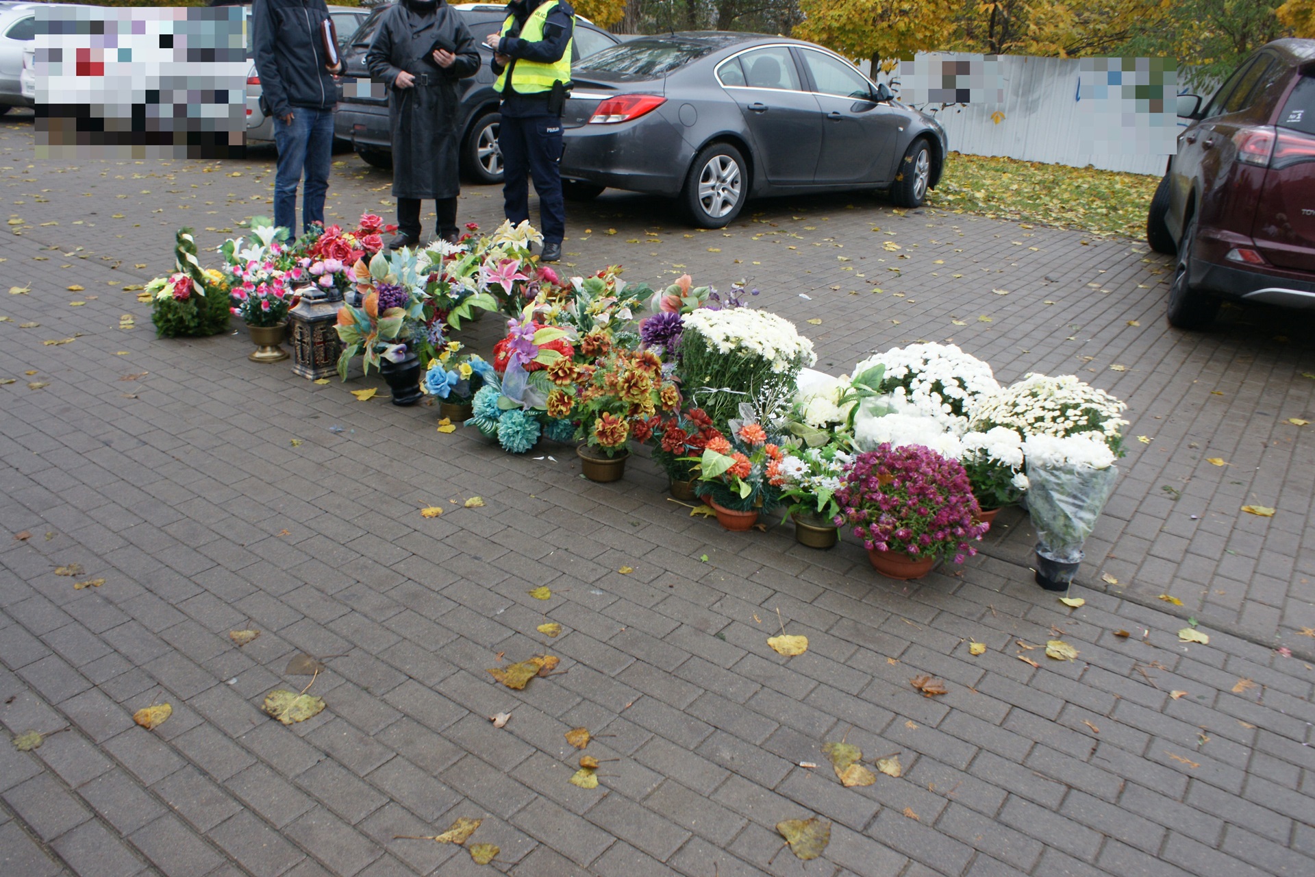 Suwalscy policjanci zatrzymali tzw. "hieny cmentarne"