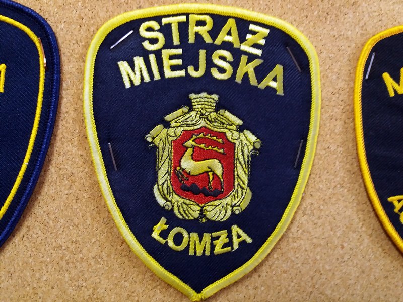 Muszą mieć wyższe wykształcenie i znać język obcy - trwa nabór na strażników miejskich w Łomży