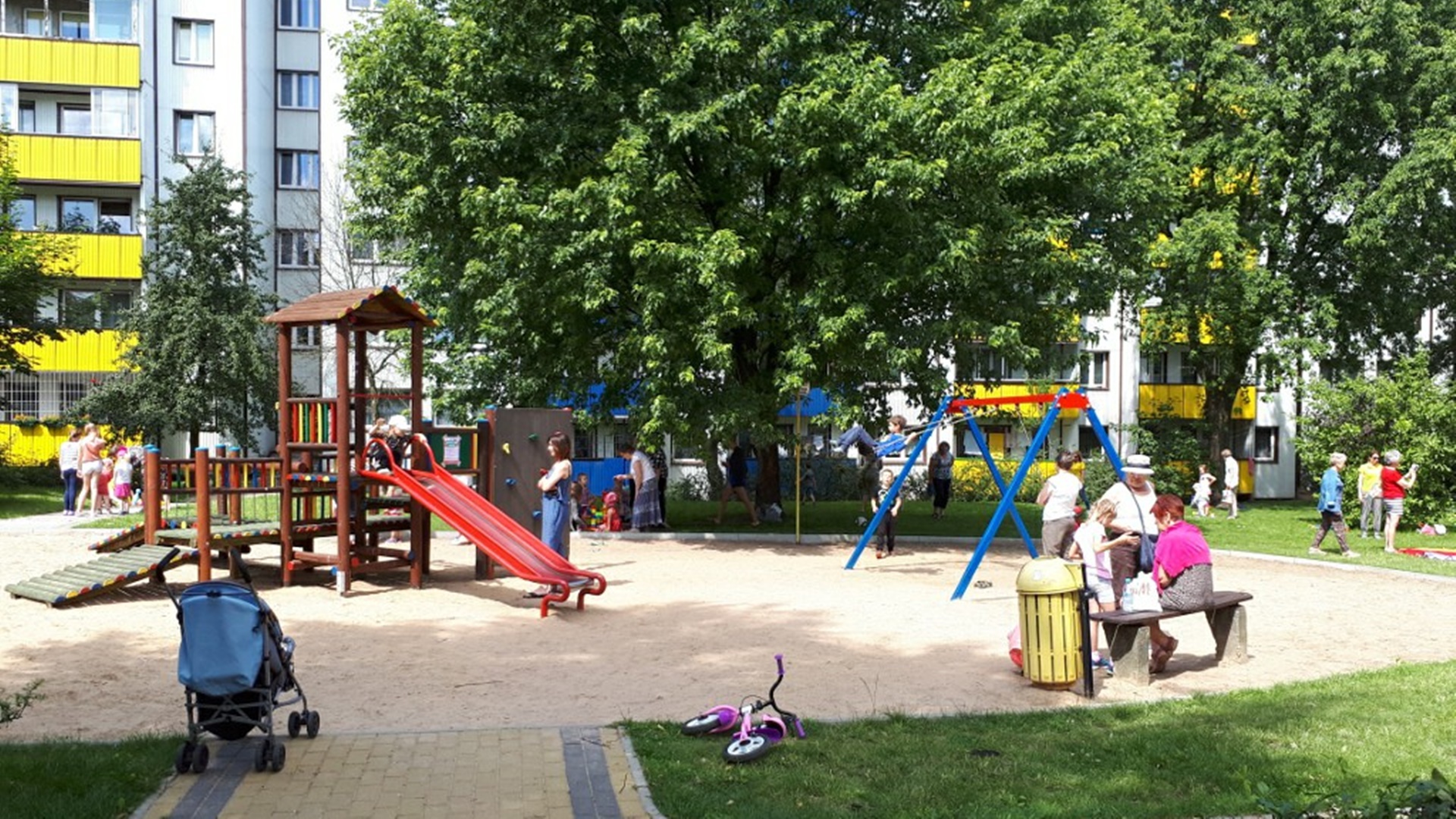 Nowy plac zabaw, dodatkowe zajęcia dla przedszkolaków oraz szkolenia dla nauczycieli