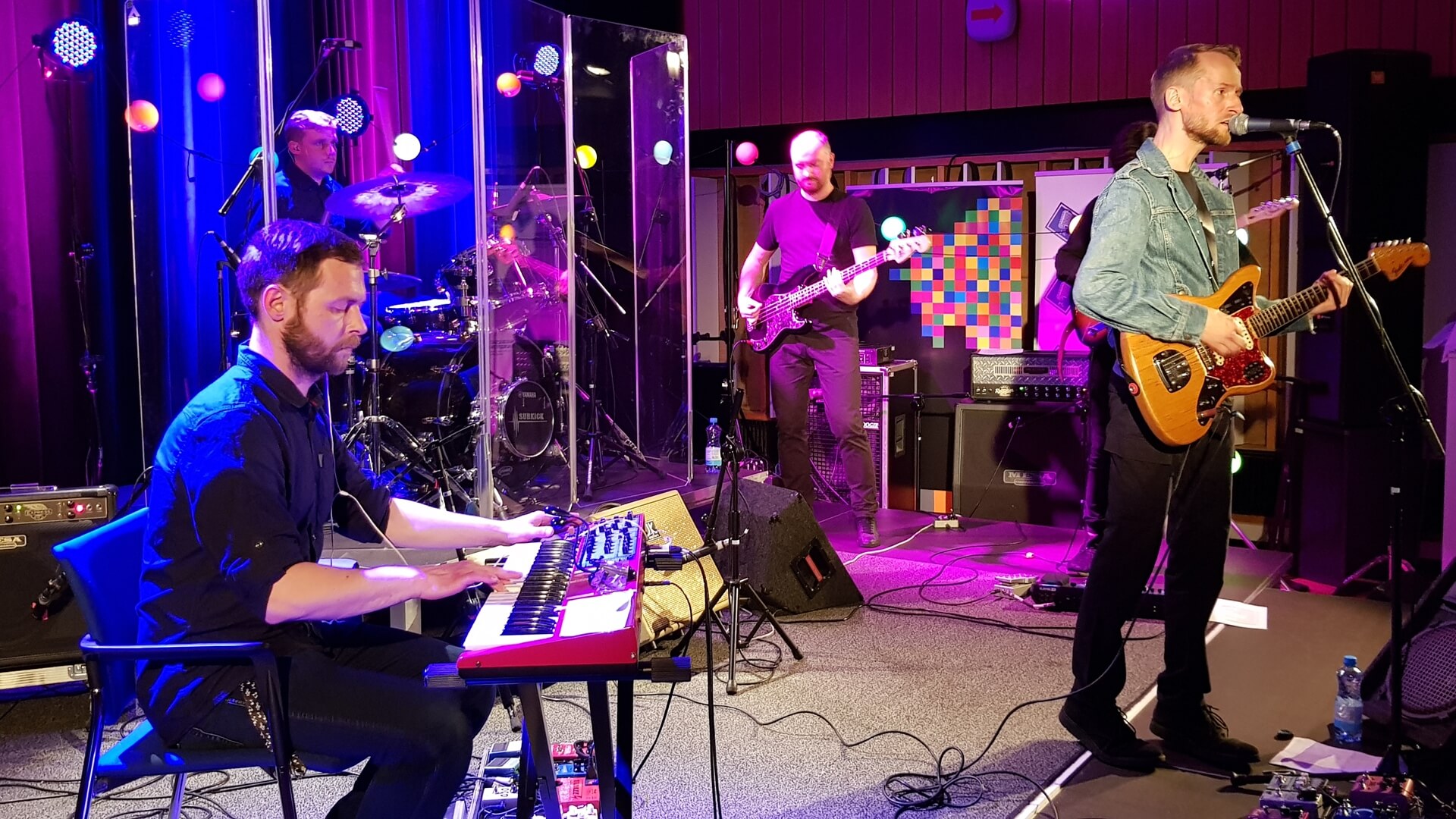 Starsabout live - Niebieski Mikrofon na wakacje [wideo]