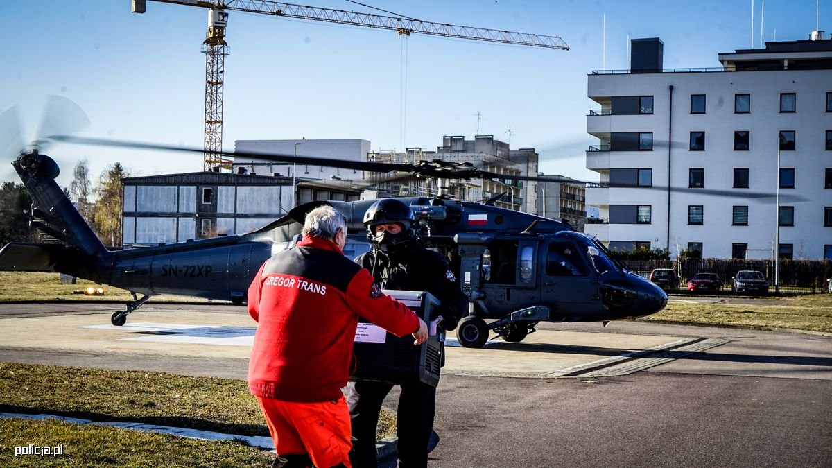 Policyjni lotnicy przetransportowali z Białegostoku do Gdańska wątrobę do przeszczepu