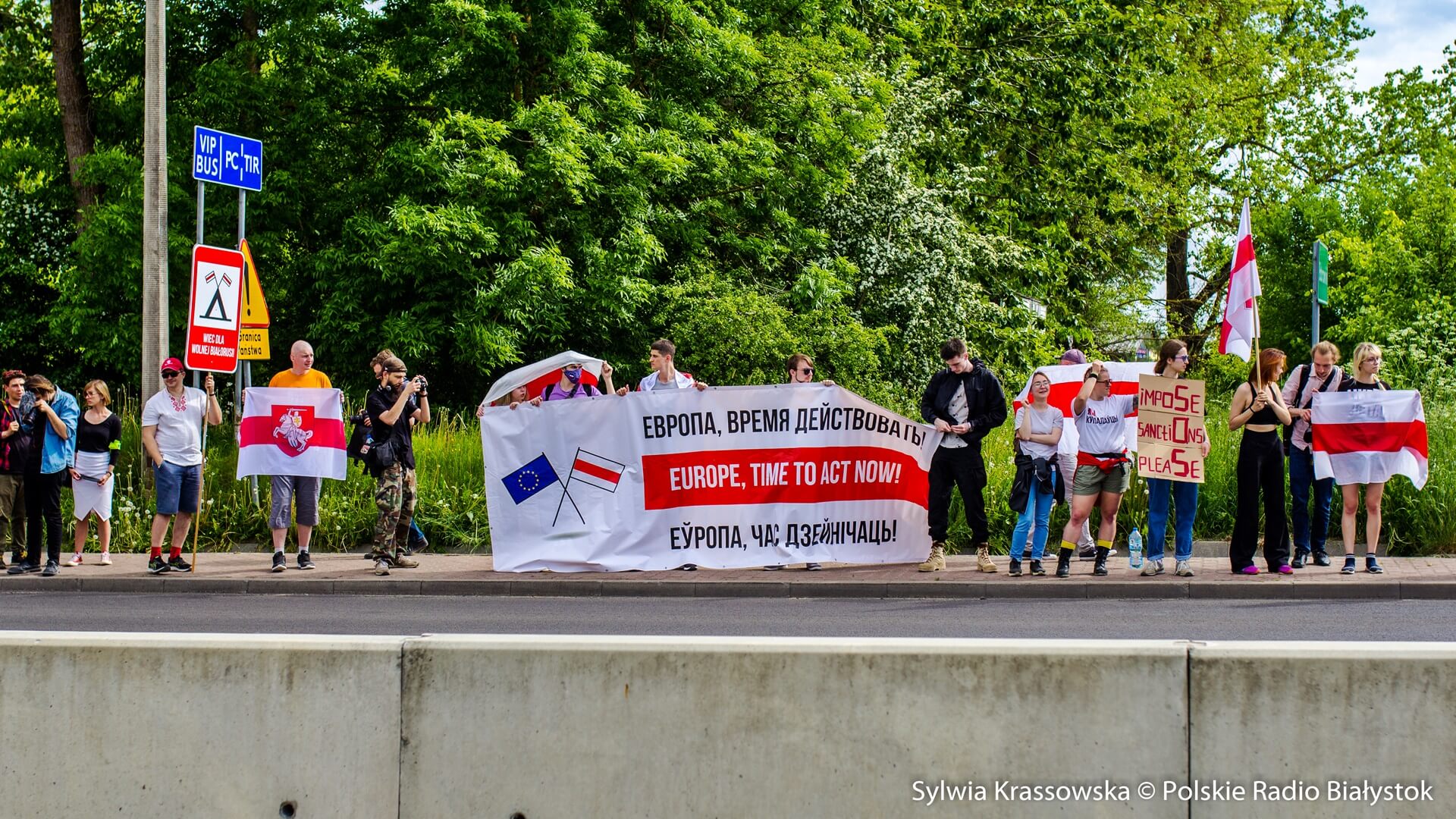 Blokada przejścia na granicy w Bobrownikach - Białorusini domagają się sankcji wobec reżimu Łukaszenki [zdjęcia, wideo]