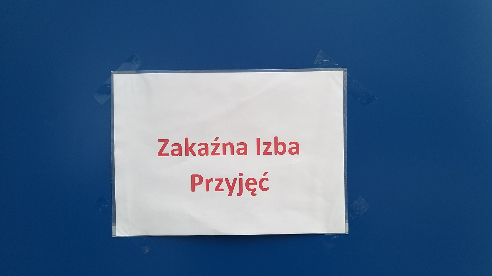 Przed USK w Białymstoku stanął specjalny kontener do wstępnej kwalifikacji chorych