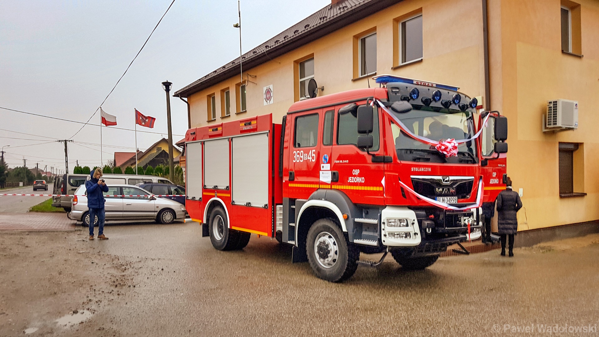 Część pieniędzy dołożyli sami mieszkańcy – strażacy ochotnicy z Jeziorka mają nowy wóz