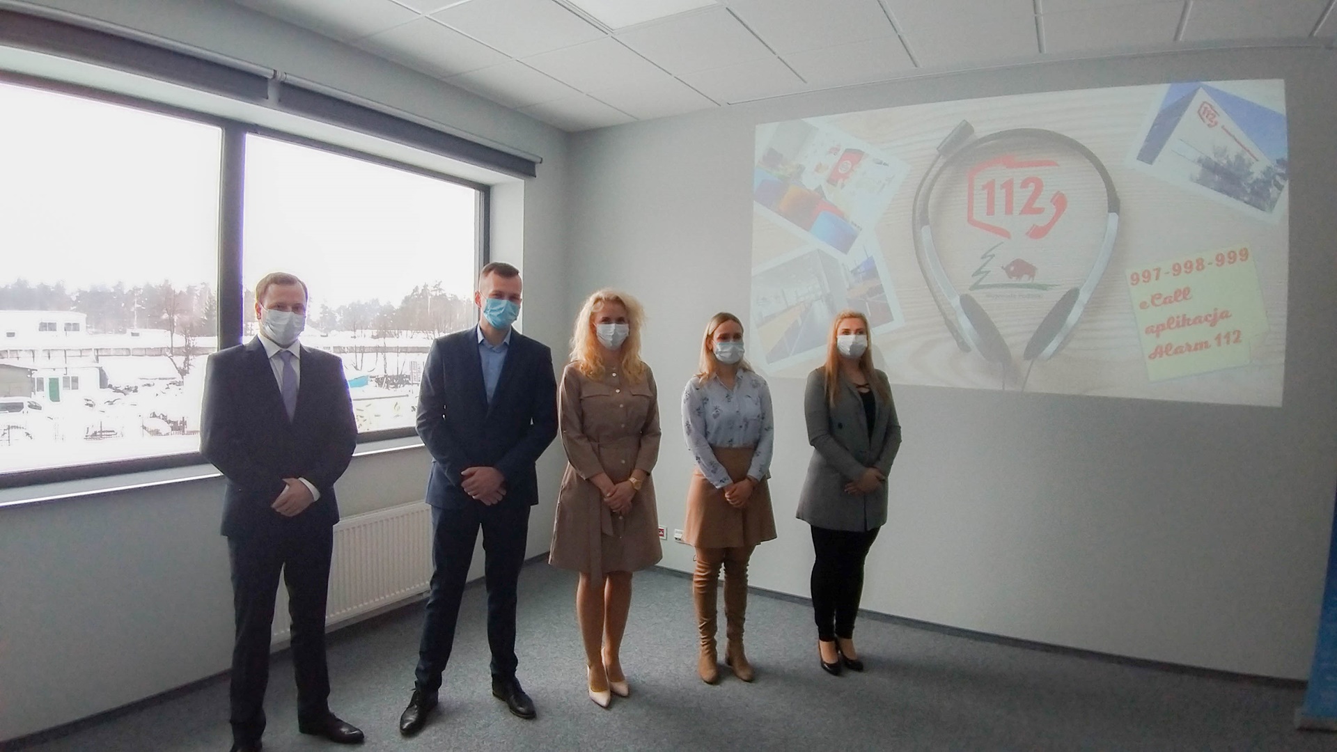 Wojewoda podlaski nagrodził operatorów numeru 112
