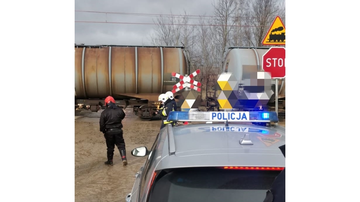 Wypadek koło Szepietowa. 45-latka wjechała pod pociąg