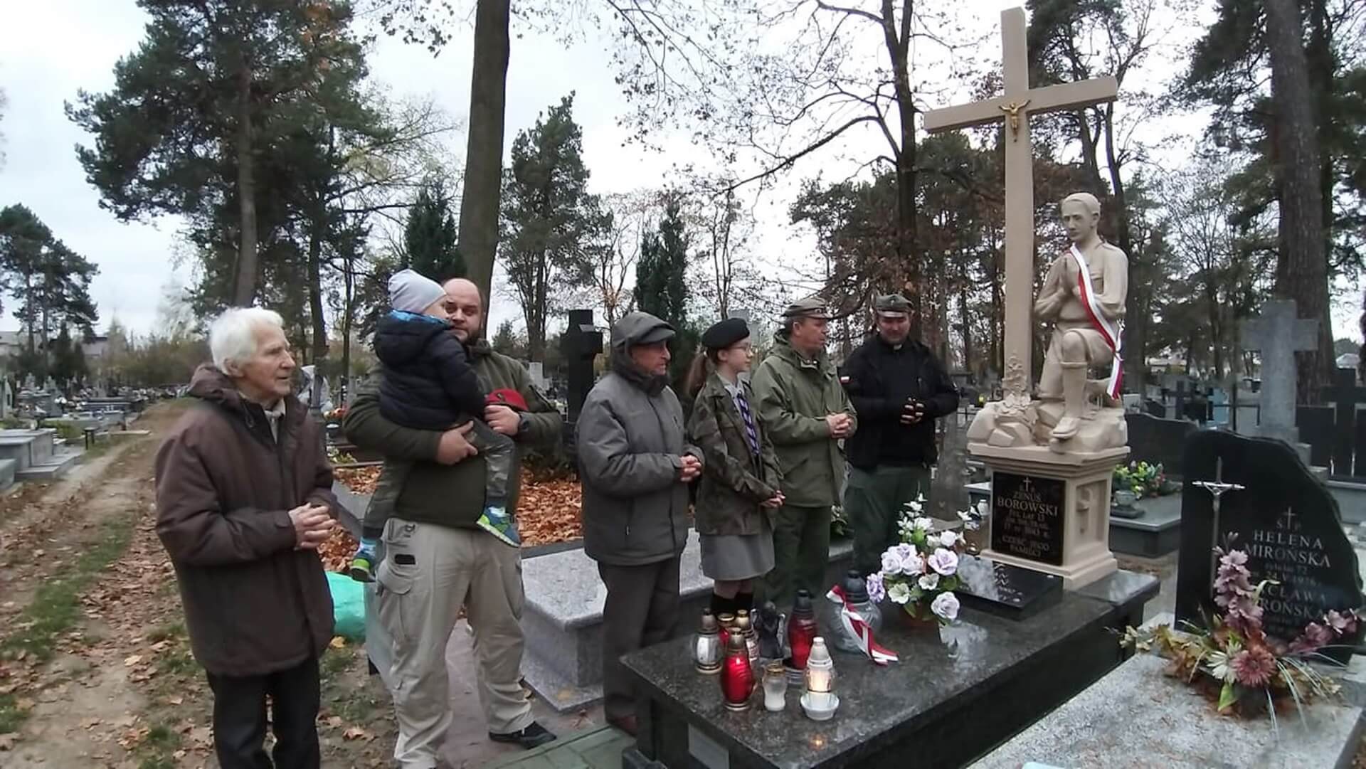 Białostoccy harcerze odwiedzili groby bliskich druhów