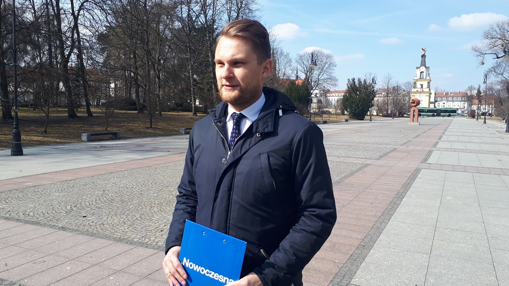 Policja kończy śledztwo, poseł chce interwencji ministrów w sprawie internetowych gróźb
