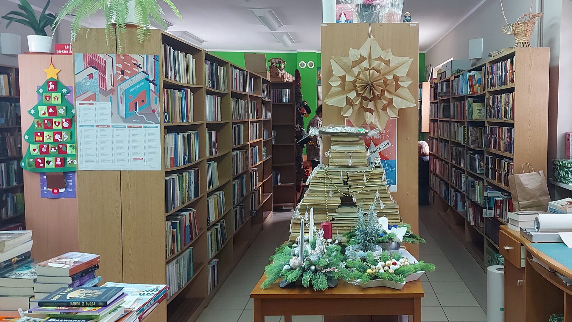 Sołectwa wsparły bibliotekę w Boćkach - placówka wzbogaciła się o ponad 300 lektur