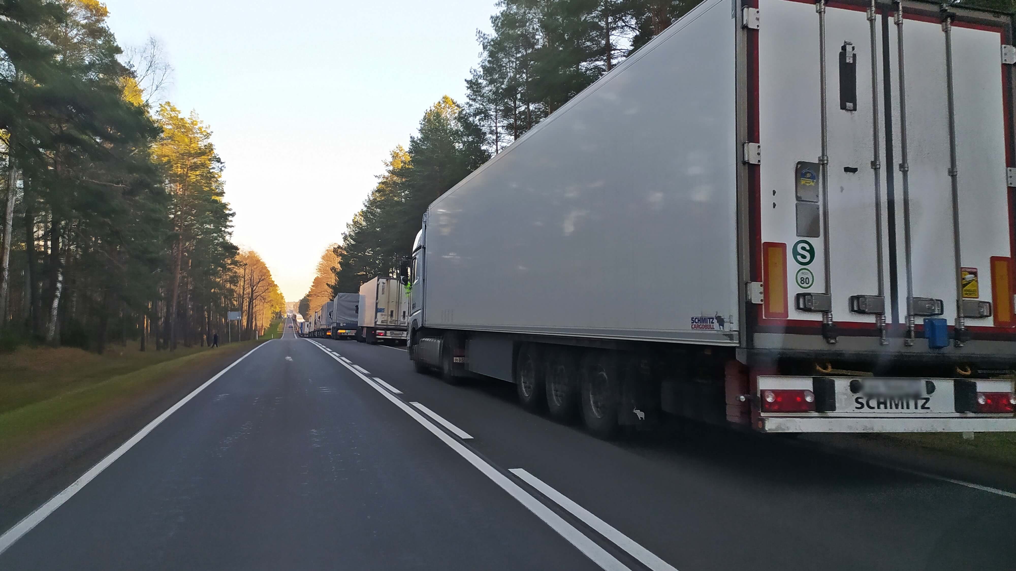 Około dwóch dób trzeba czekać na odprawę na przejściu w Bobrownikach