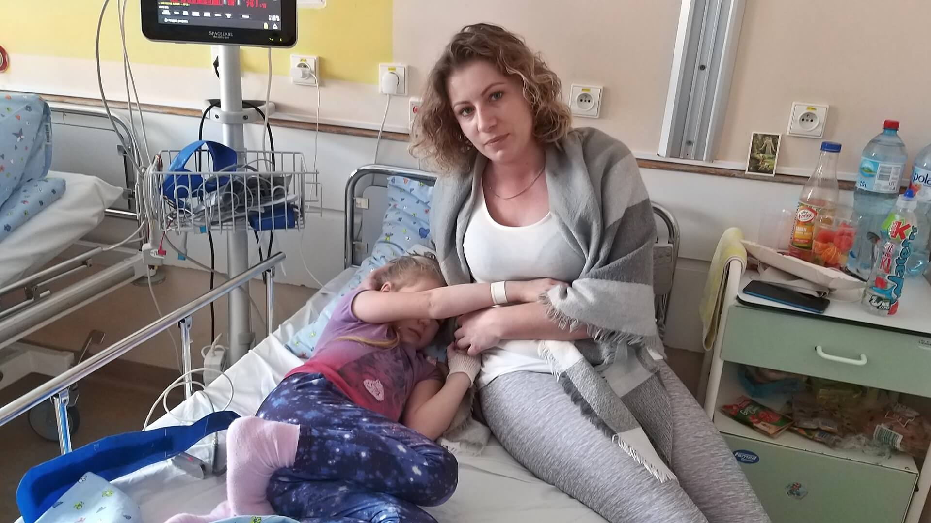 Lekarze z UDSK w Białymstoku wszczepili chorej dziewczynce nowoczesną zastawkę