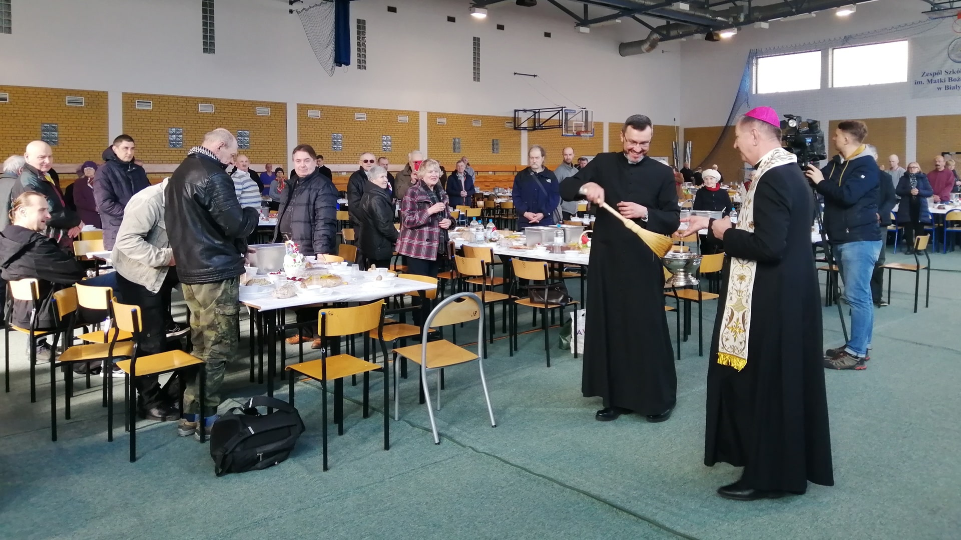 Śniadanie wielkanocne dla potrzebujących i samotnych w Białymstoku