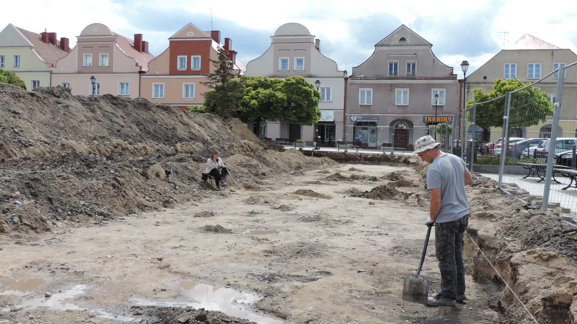 Na Starym Rynku w Łomży powinno być więcej zieleni - to rekomendacja wojewódzkiej konserwator zabytków