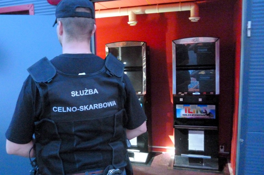 6 nielegalnych automatów do gier ujawnili funkcjonariusze Krajowej Administracji Skarbowej z Łomży
