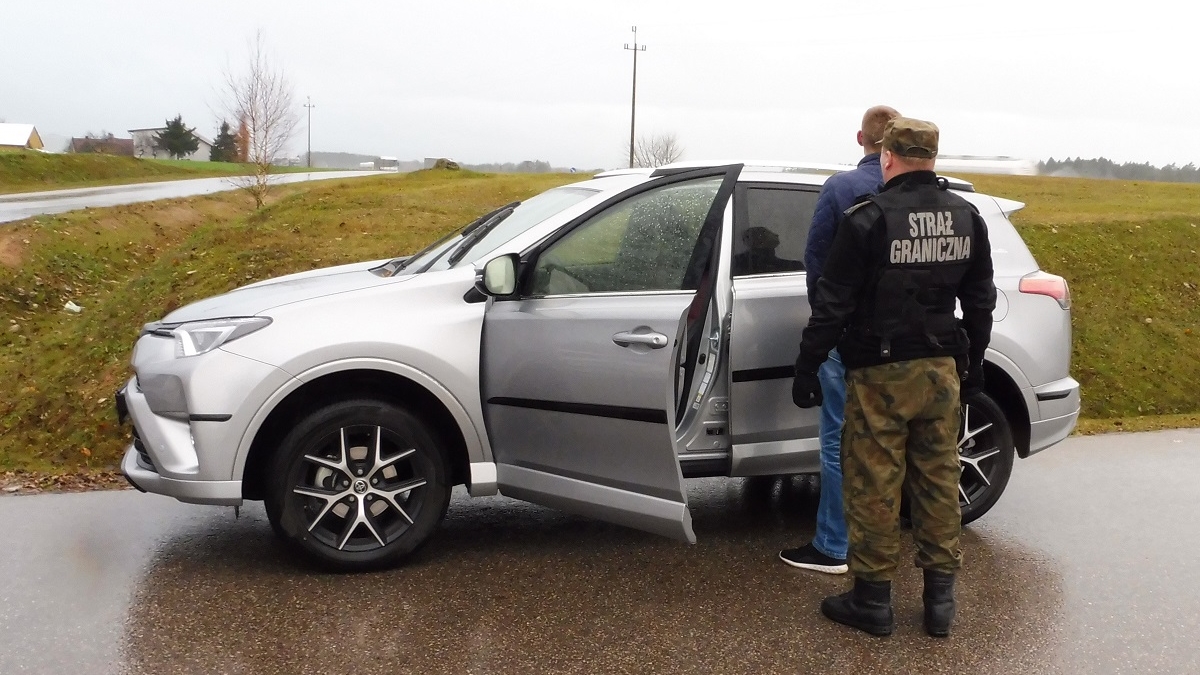Pogranicznicy z Augustowa odzyskali skradzioną toyotę