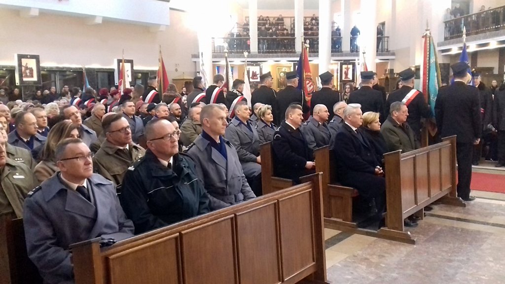 Przedstawiciele służb, politycy i mieszkańcy modlili się w Łapach - to druga nowenna niepodległościowa