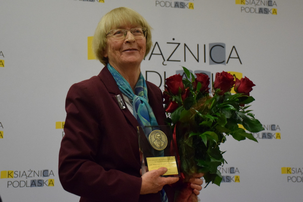 Małgorzata Książek-Czermińska odebrała nagrodę im. Franciszka Karpińskiego