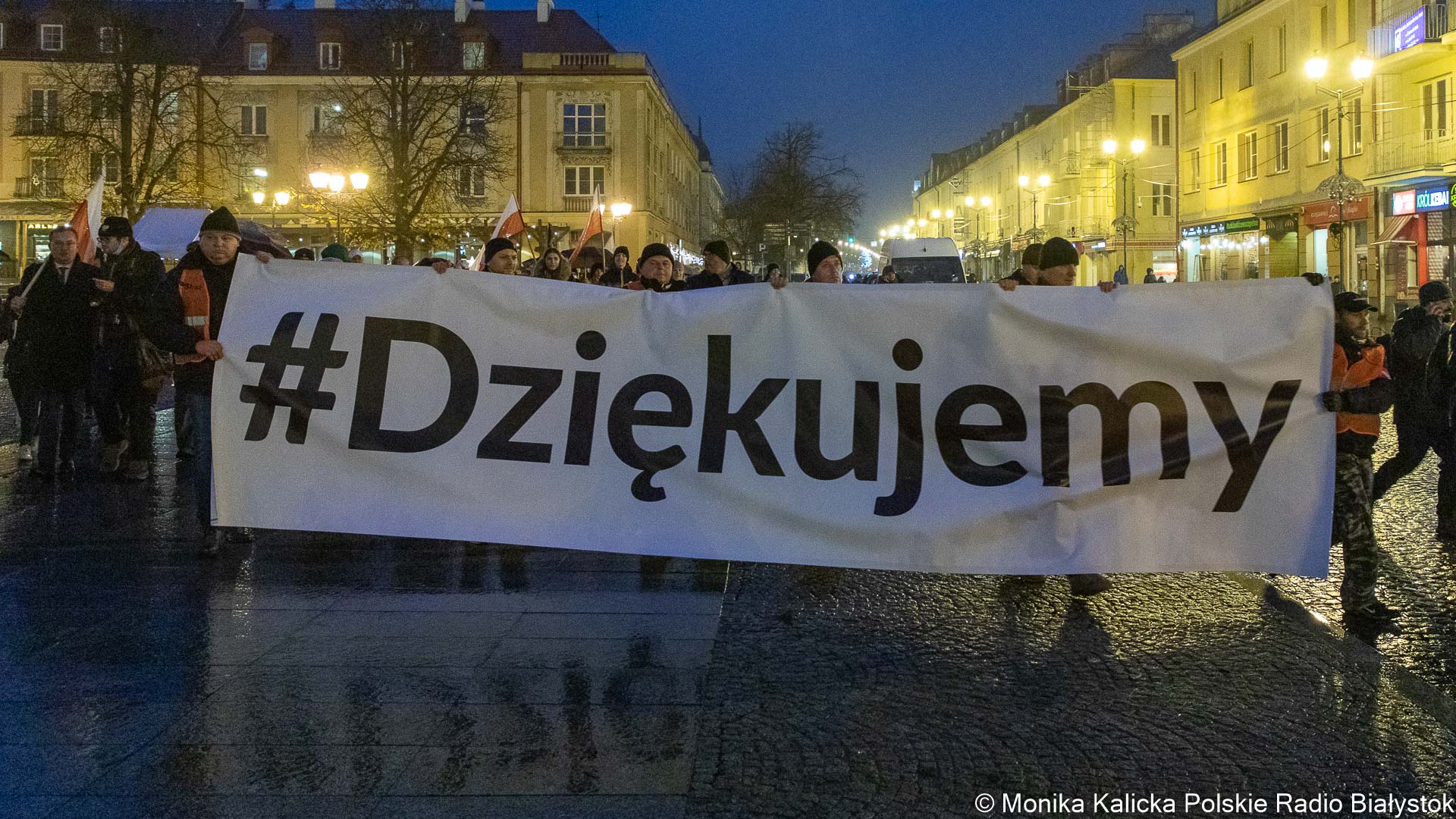 "Marsz poparcia dla obrońców granic" w Białymstoku [zdjęcia, wideo]