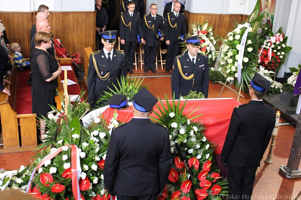 Pochowano strażaków, którzy zginęli w akcji gaśniczej w Białymstoku