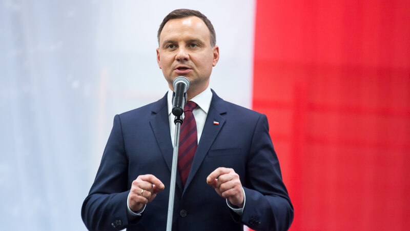 Prezydent: dalsza przyszłość zależy od nas; myj ręce, noś maseczkę, chroń seniorów