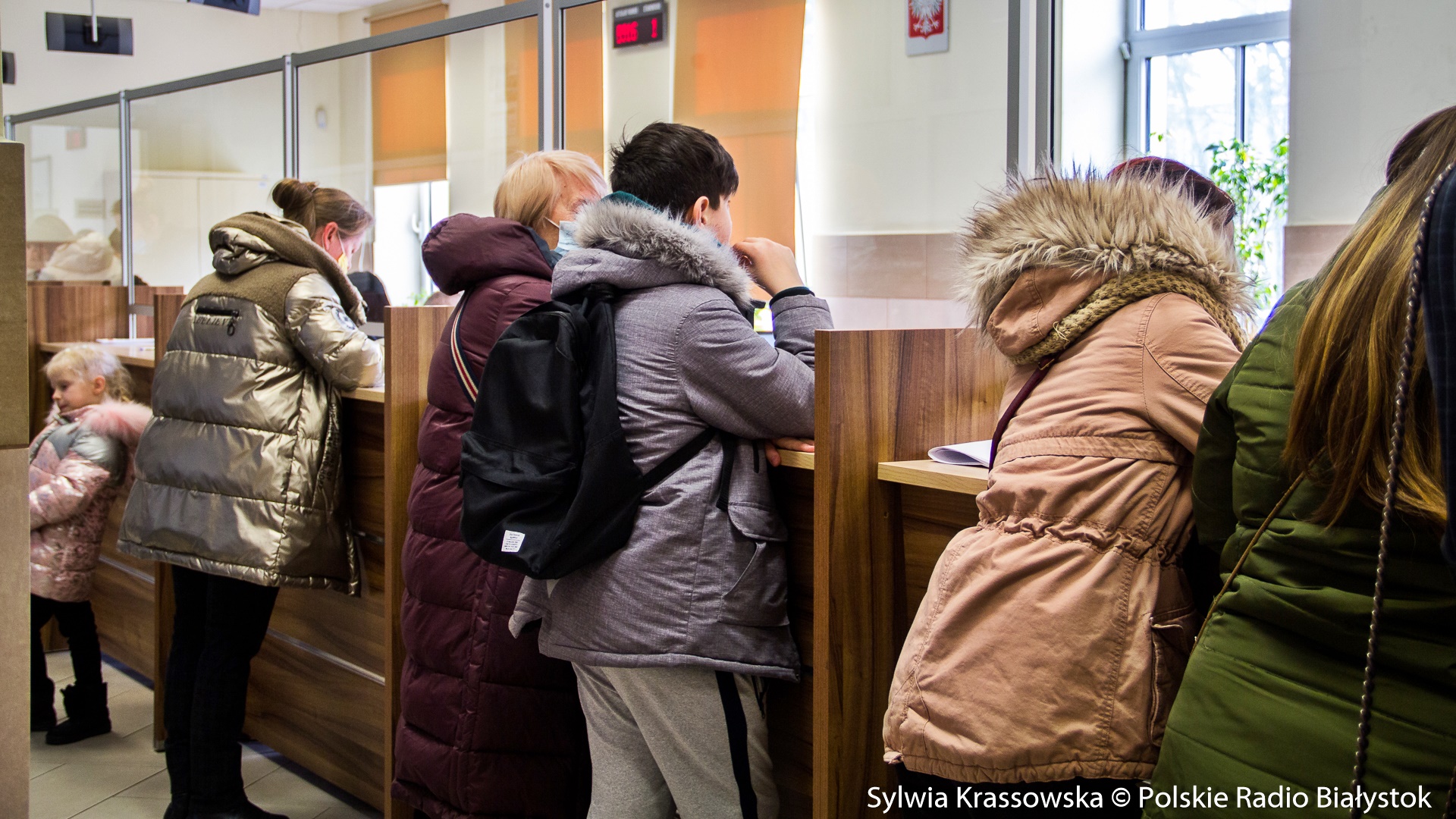 Pomoc w znalezieniu pracy i załatwianiu formalności - tak powinno wyglądać wsparcie dla uchodźców z Ukrainy