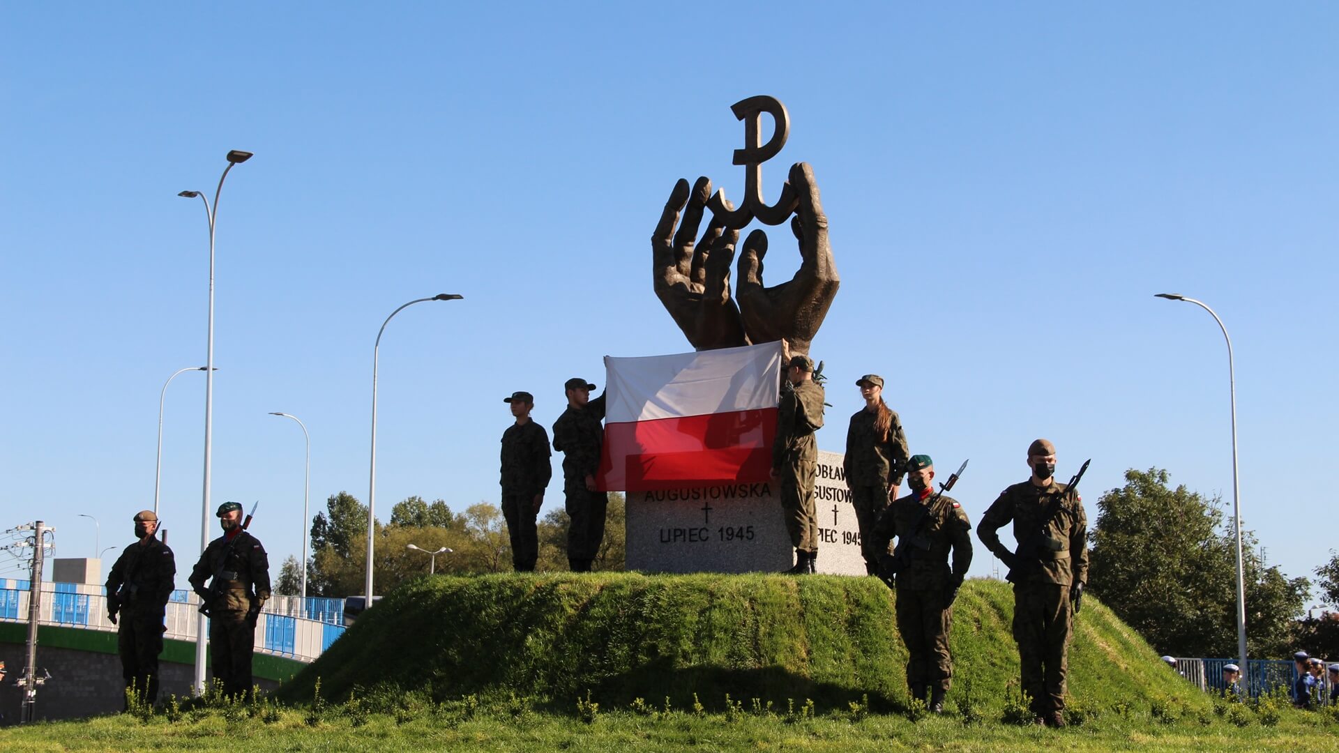 W Sokółce odsłonięto pomnik "w hołdzie ofiarom Obławy Augustowskiej z lipca 1945 roku" [zdjęcia]