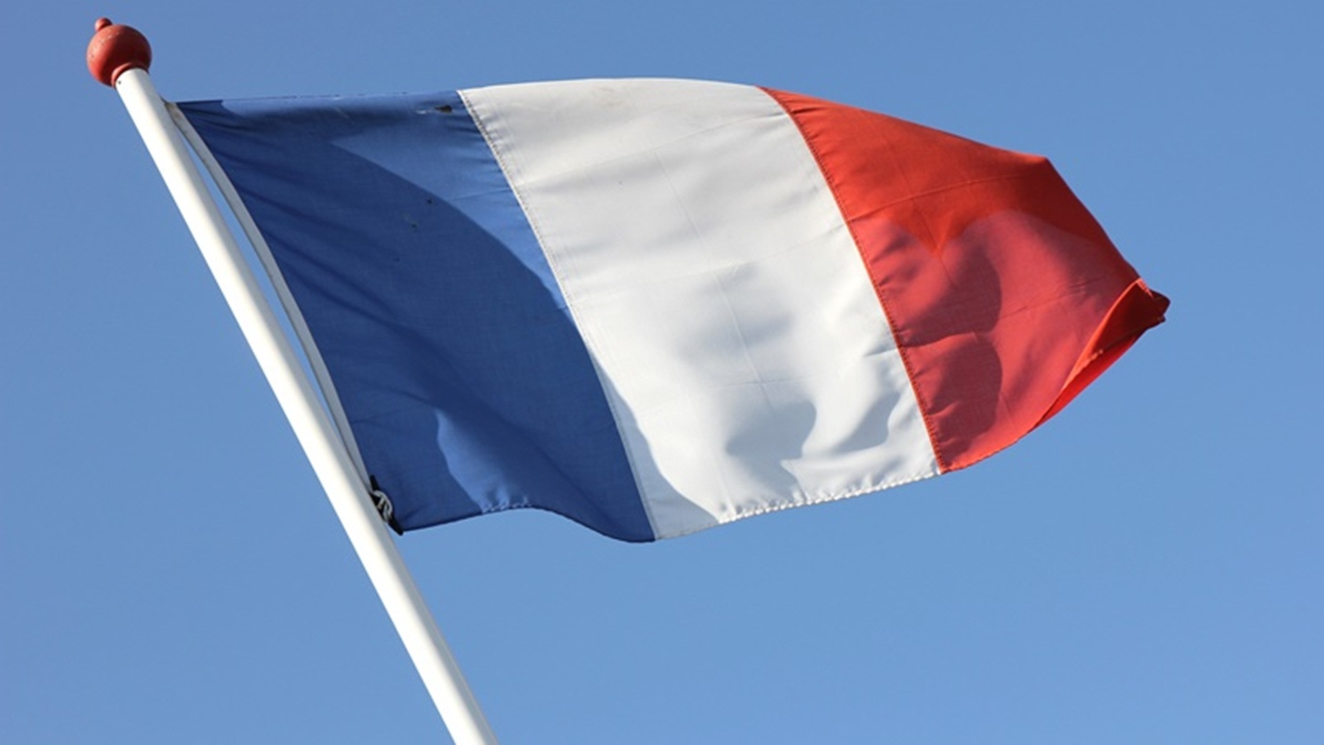 Francja wychodzi z kwarantanny po 8 tygodniach
