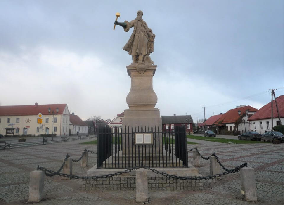 Osiemnastowieczny pomnik Stefana Czarnieckiego w Tykocinie odrestaurowany