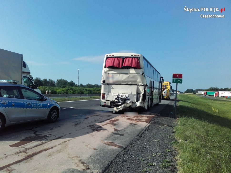 Ciężarówka uderzyła w autokar wiozący dzieci z Zambrowa na wakacje