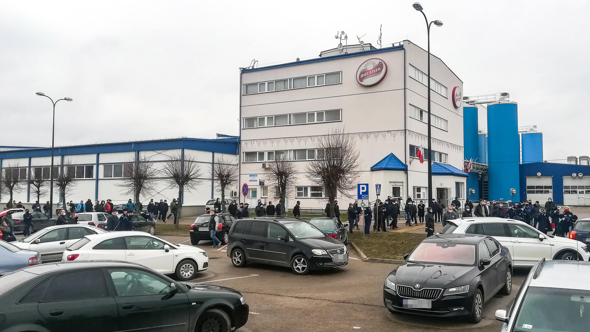 Walczą o swoje pieniądze - rolnicy znów protestowali przed siedzibą Bielmleku w Bielsku Podlaskim