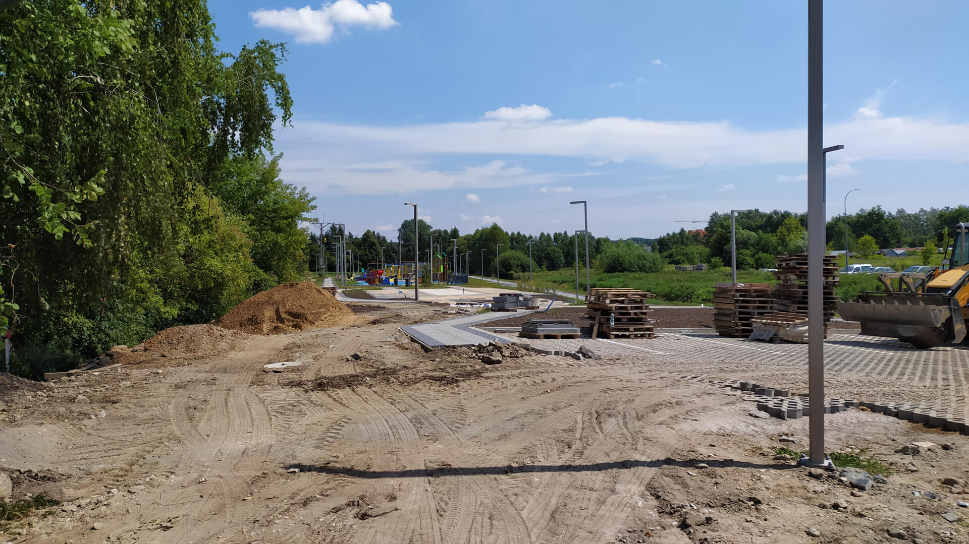 Mieszkańcy Choroszczy już korzystają z bulwarów, chociaż to wciąż plac budowy