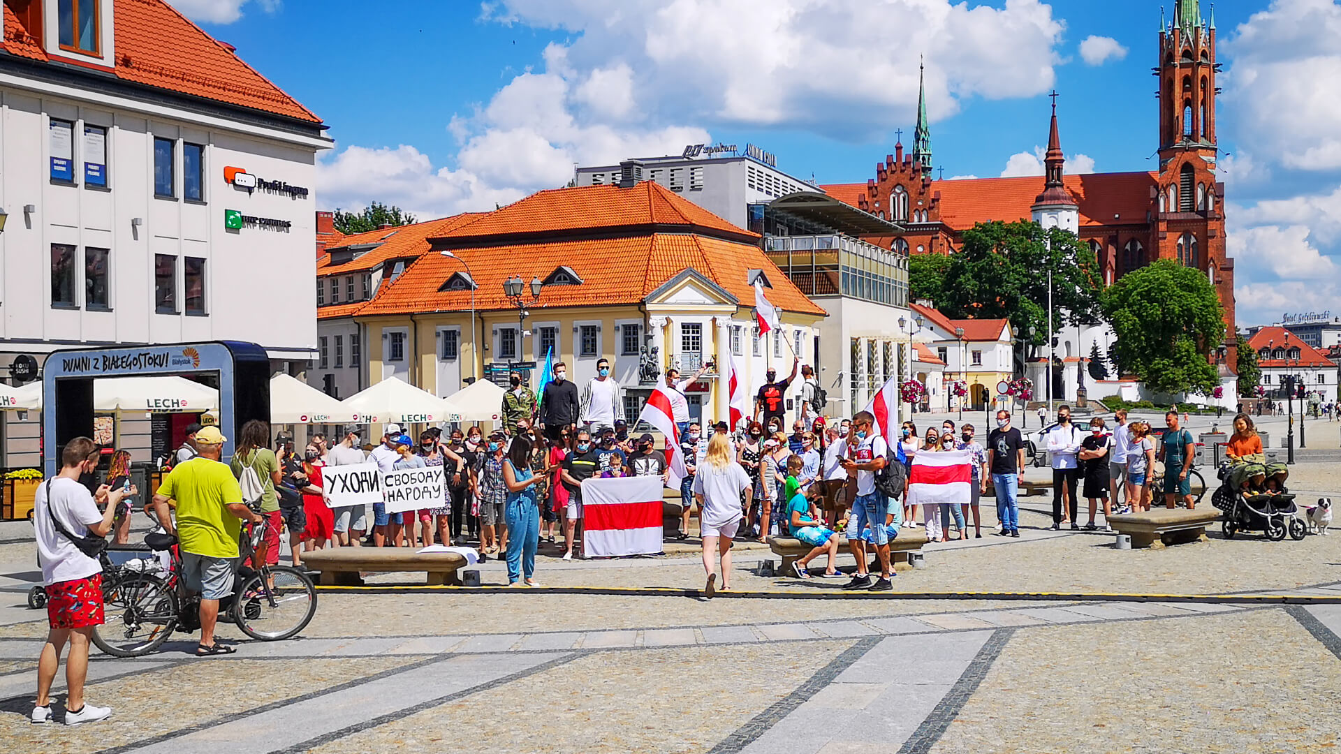 "Już nie możemy patrzeć na to, co dzieje się na Białorusi" - protest w Białymstoku [zdjęcia]