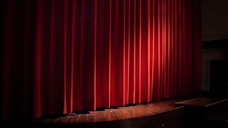 Szalona podróż w głąb ludzkiej głowy i dziwacznych snów – nowy spektakl Grupy Coincidentia