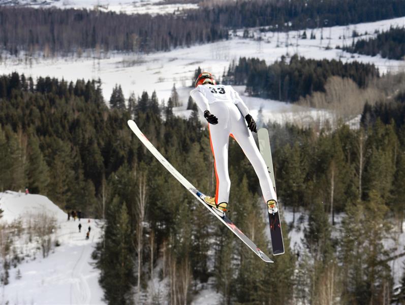 Skoki narciarskie:  Kamil Stoch 13. w pierwszym indywidualnym konkursie Pucharu Świata
