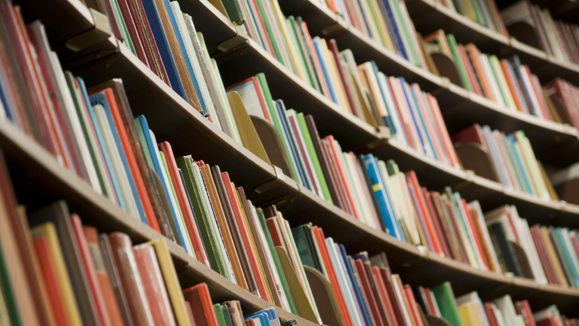 Pół tysiąca książek w języku ukraińskim trafiło do suwalskiej biblioteki