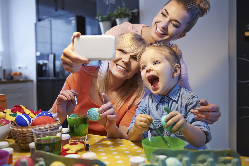 Na Wielkanoc młodzi są offline i cieszą się rodzinnymi chwilami